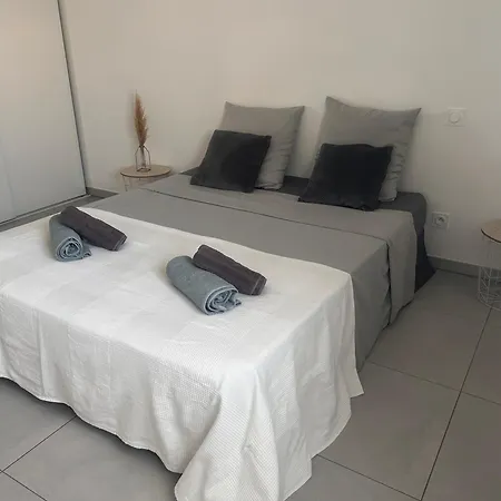 Rocade Apartment *